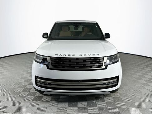 Used 2025 Land Rover Range Rover SE AWD/4WD image 2