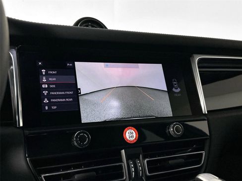 Certified 2025 Porsche Macan GTS AWD/4WD image 23