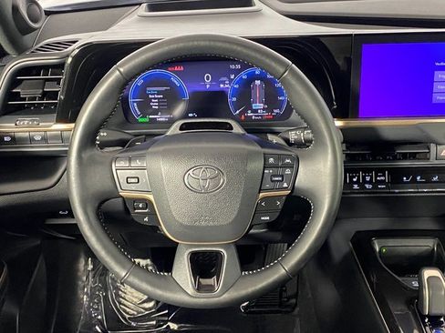 Used 2025 Toyota Crown Platinum image 18