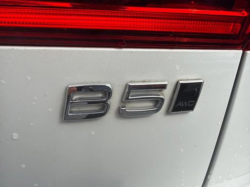 Used 2024 Volvo XC60 B5 Core w/ Protection Package Premier AWD/4WD image 4