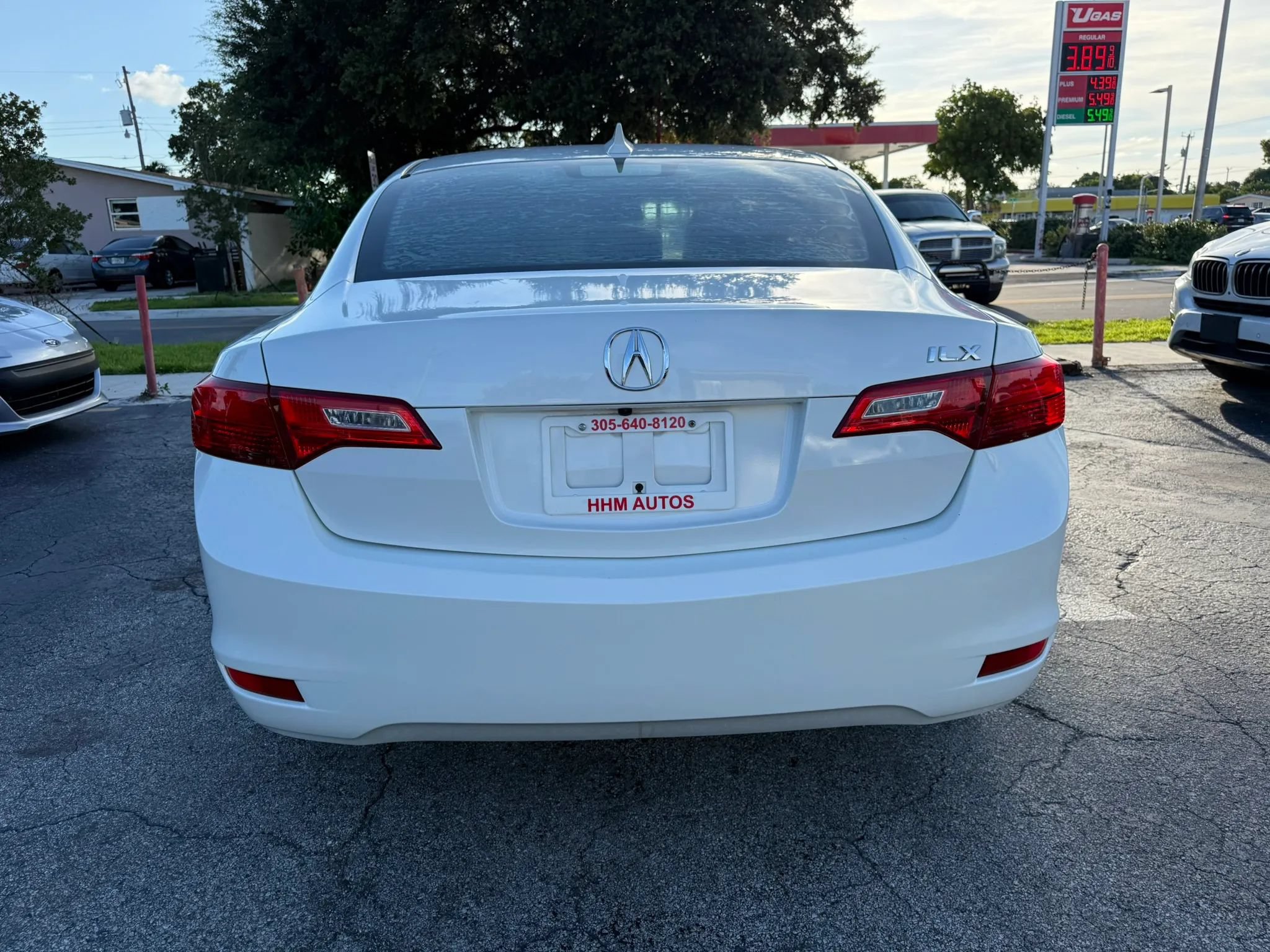 Used 2013 Acura ILX w/ Technology Package FWD image 4