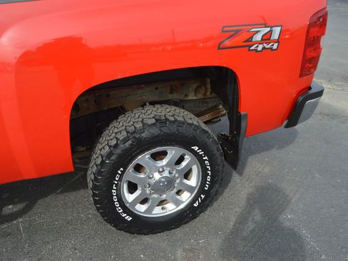 Used 2014 Chevrolet Silverado 2500 LTZ w/ LTZ Plus Package image 3