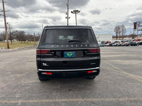 Used 2023 Jeep Wagoneer Series III w/ Preferred Equipment Group image 4