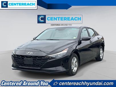 Used 2023 Hyundai Elantra SE w/ Cargo Package