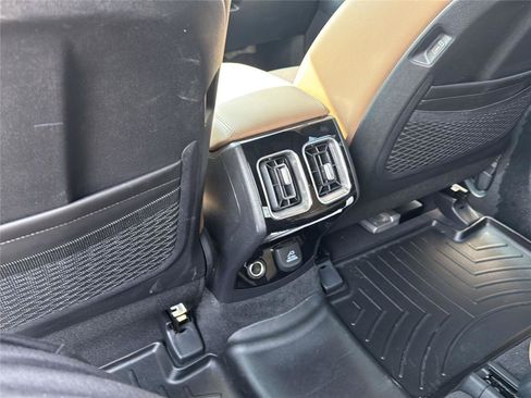Used 2024 Kia Sorento SX Prestige w/ Olive Brown Leather Package AWD/4WD image 20