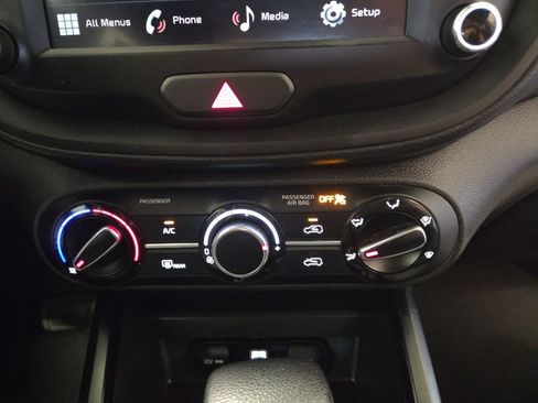 Used 2024 Kia Soul LX w/ Option Group 015 FWD image 17