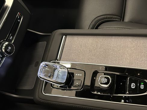 New 2026 Volvo XC90 T8 Ultra w/ Protection Package AWD/4WD image 19