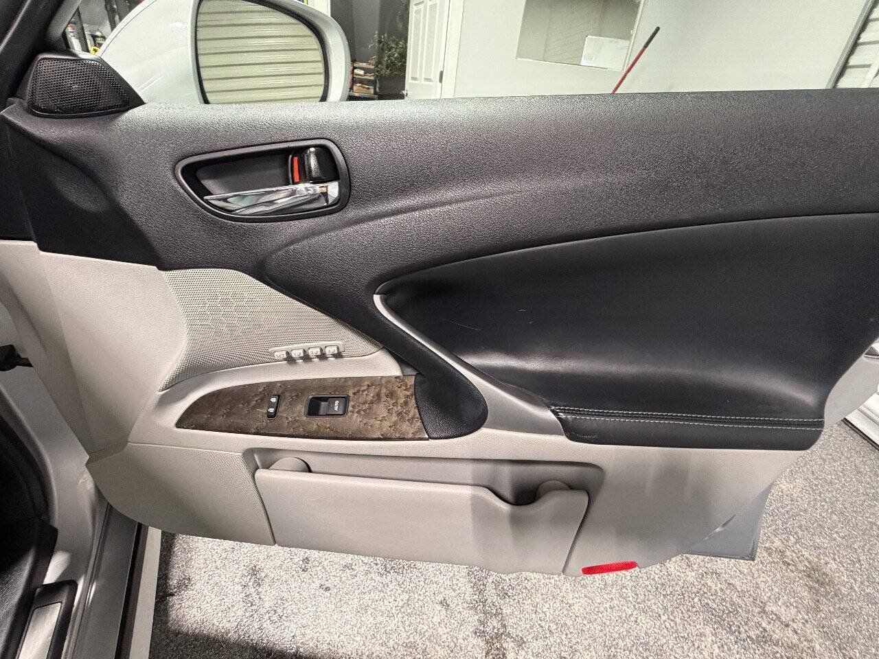Used 2009 Lexus IS 250 AWD image 27