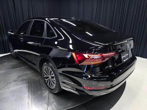 Used 2019 Volkswagen Jetta SE w/ Cold Weather Package FWD image 46