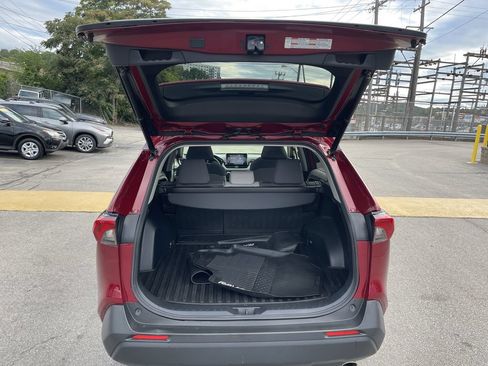 Certified 2019 Toyota RAV4 XLE w/ Convenience Package AWD/4WD image 13