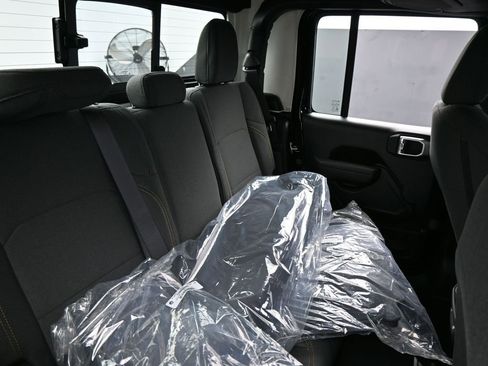 New 2026 Jeep Gladiator Sport image 37