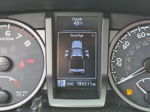 Used 2017 Toyota Tacoma TRD Off-Road w/ Premium & Technology Package image 44