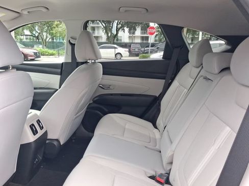 Used 2025 Hyundai Tucson SEL FWD image 6