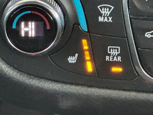 Used 2023 Chevrolet Equinox RS w/ RS Leather Package image 32