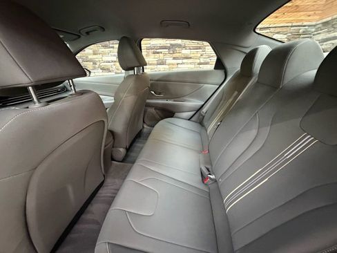 Certified 2023 Hyundai Elantra SEL w/ Convenience Package image 27