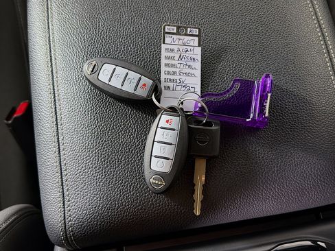 Used 2024 Nissan Titan SV w/ SV Bronze Edition Package image 32