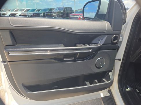 Used 2021 Ford Expedition Max XLT RWD image 12