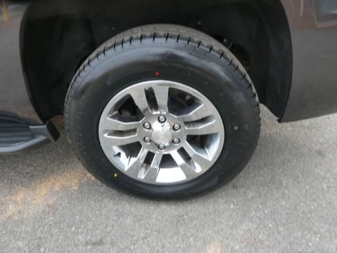 Used 2017 Chevrolet Tahoe LT image 34