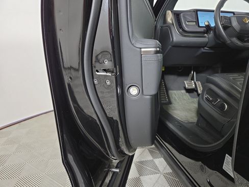 Used 2024 Rivian R1T Adventure AWD/4WD image 30