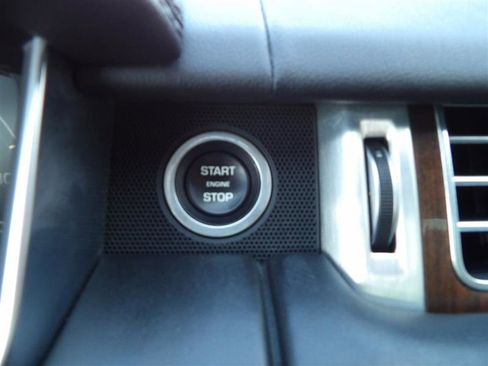 Used 2016 Land Rover Range Rover HSE image 21
