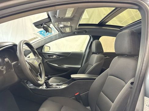 Used 2024 Chevrolet Malibu LT FWD image 11