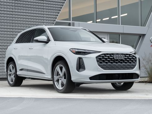 New 2025 Audi Q5 Premium Plus image 1