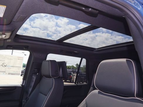 New 2026 GMC Yukon Elevation w/ Elevation Premium Package AWD/4WD image 8