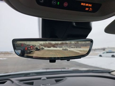 Used 2023 Buick Envision Avenir image 30