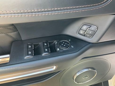 Used 2021 Ford Expedition Platinum image 18