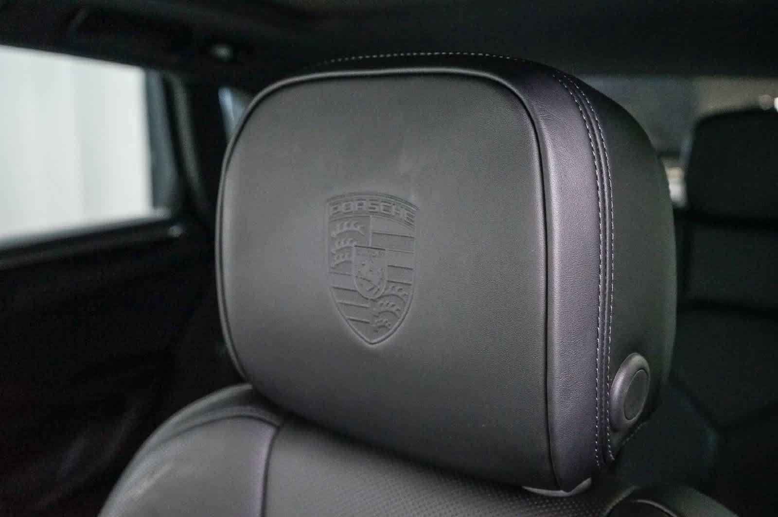 Certified 2026 Porsche Macan S AWD/4WD image 30