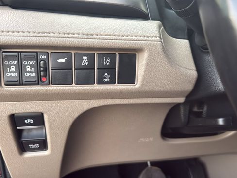 Used 2018 Honda Odyssey EX-L image 17