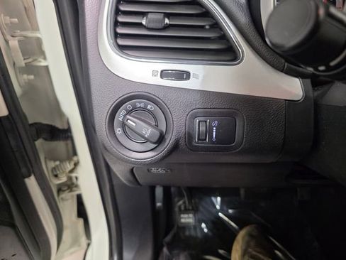 Used 2017 Dodge Journey SXT w/ Premium Group image 18