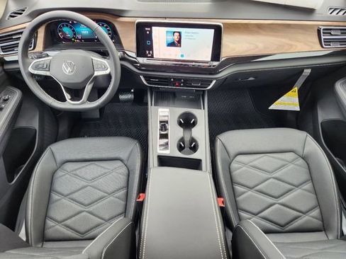 New 2025 Volkswagen Atlas SE image 19