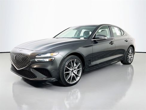 Used 2025 Genesis G70 2.5T image 3