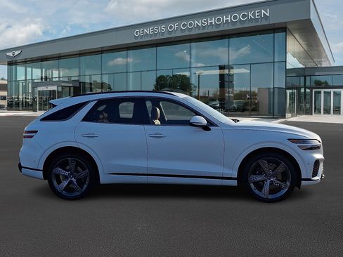 Used 2023 Genesis GV70 3.5T Sport w/ Sport Prestige Package AWD/4WD image 7