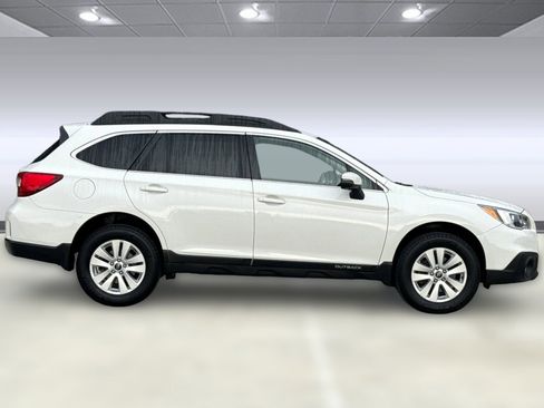 Used 2016 Subaru Outback 2.5i Premium image 7
