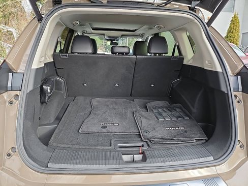 Certified 2024 Nissan Rogue SV w/ SV Premium Package image 28