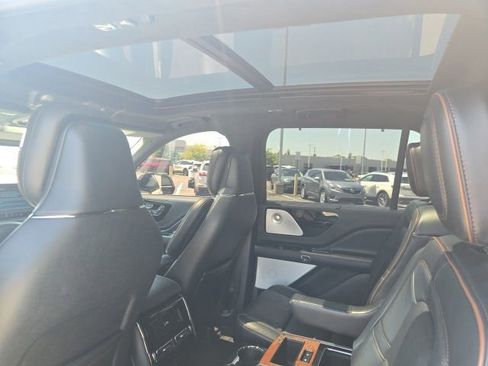 Used 2025 Lincoln Aviator Black Label AWD/4WD image 7