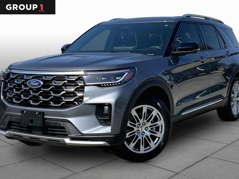 Certified 2025 Ford Explorer Platinum RWD image 1