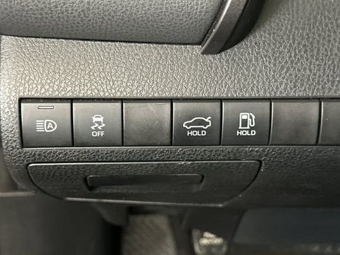Used 2022 Toyota Camry SE FWD image 31