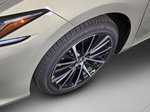 New 2025 Lexus ES 350 w/ Premium Package image 32
