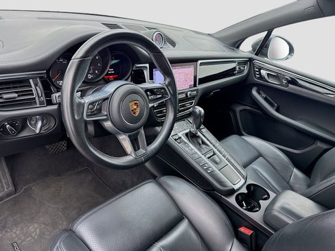 Used 2021 Porsche Macan image 7