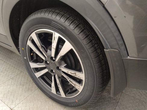 Used 2019 Nissan Kicks SV image 31