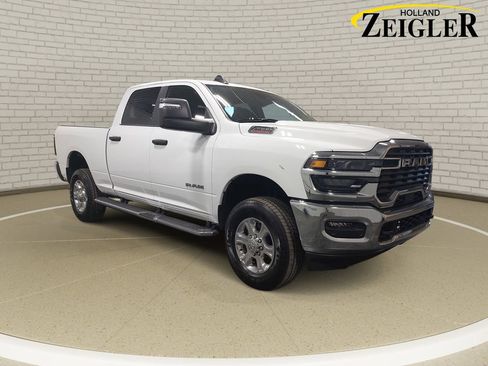 Used 2026 RAM 2500 Big Horn AWD/4WD image 3