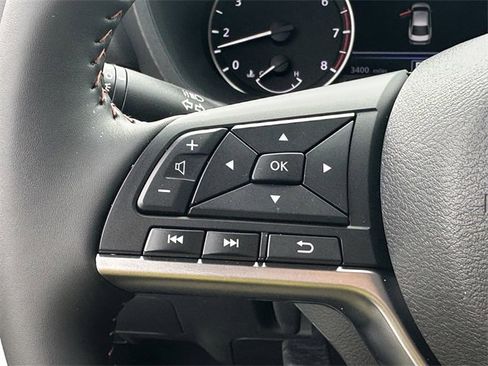 Certified 2025 Nissan Sentra SR image 25