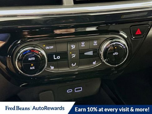 New 2025 Chevrolet Trax RS w/ Sunroof Package image 10