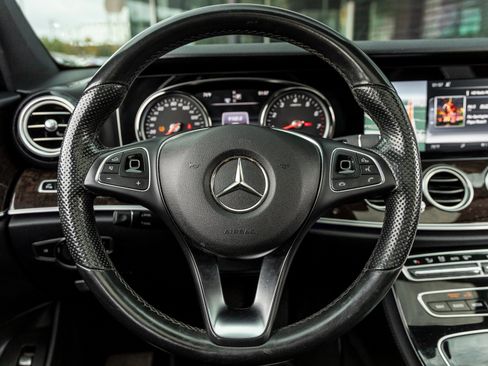 Used 2017 Mercedes-Benz E 300 4MATIC image 23