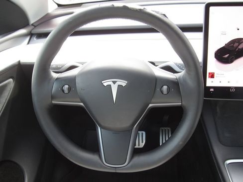 Used 2022 Tesla Model Y Performance AWD/4WD image 24