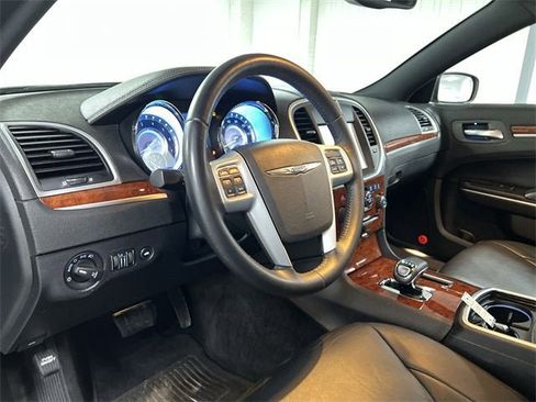 Used 2014 Chrysler 300 AWD w/ Driver Convenience Group image 10