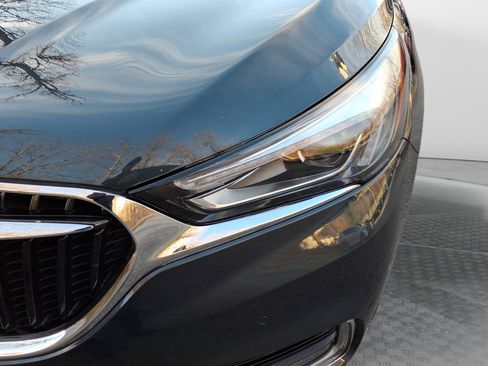 Used 2018 Buick Enclave Premium w/ Experience Buick Package image 10